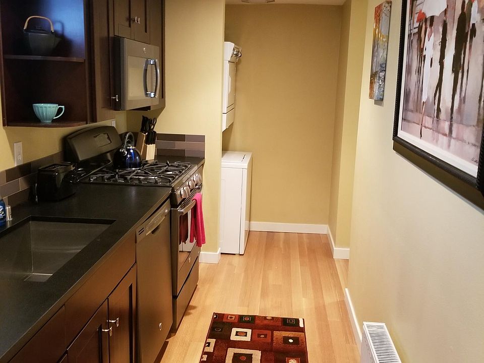 kitchen with soft closing cabinets and drawers