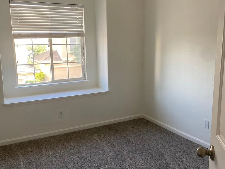 2151 Soldier Pass Ct — Photo 10