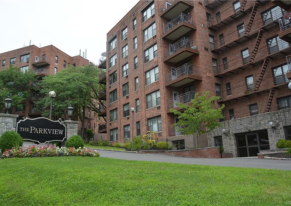 1st image of 121 S Highland Ave