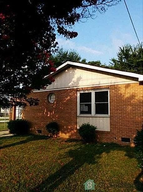 1st image of 2608 Effingham St