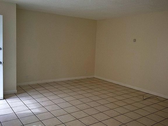 Unit B Living Area