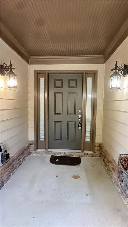 4 bed, 2.0 bath, 2923 sqft, $2,500 — Photo 2