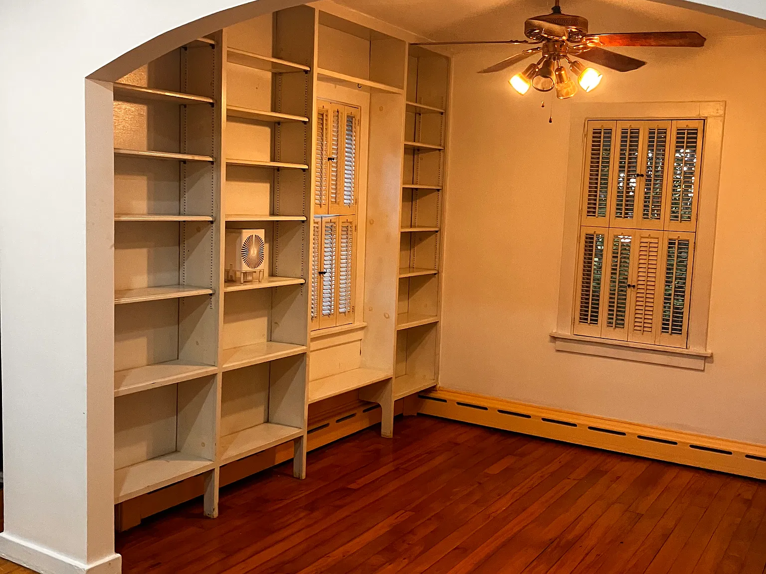 3 bed, 2200 sqft, $3,595 — Photo 4