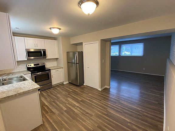 3rd image of 3614 Sherry Dr