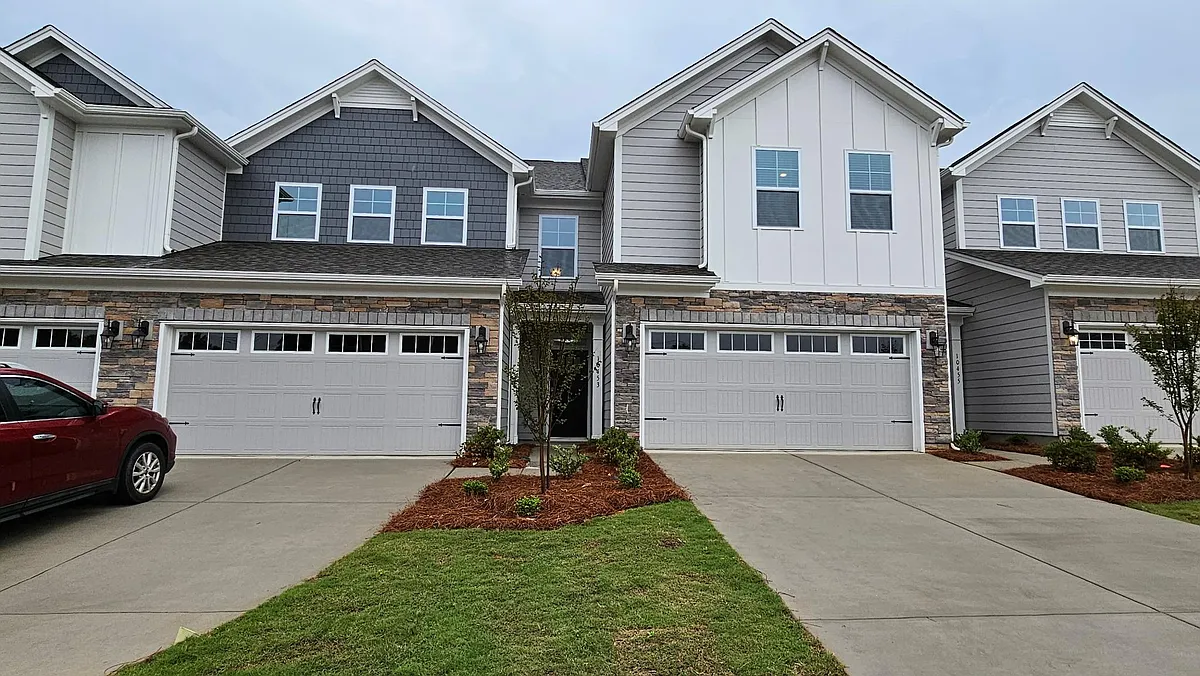 Building Photo - 10453 Ambercrest Ct NW