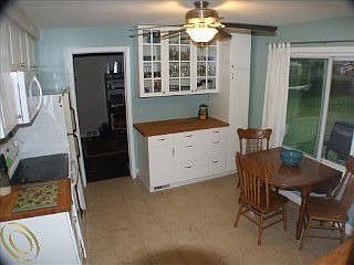 3rd image of 21604 Albion Ave
