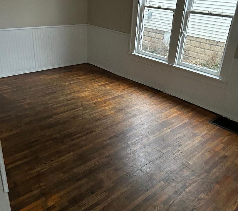 2nd image of 312 Jefferson St