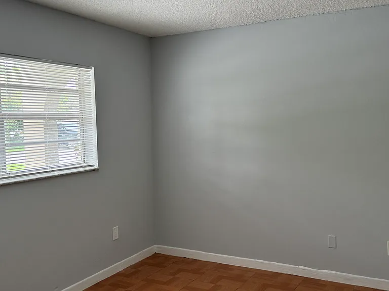 1503 NW 207th St — Photo 12