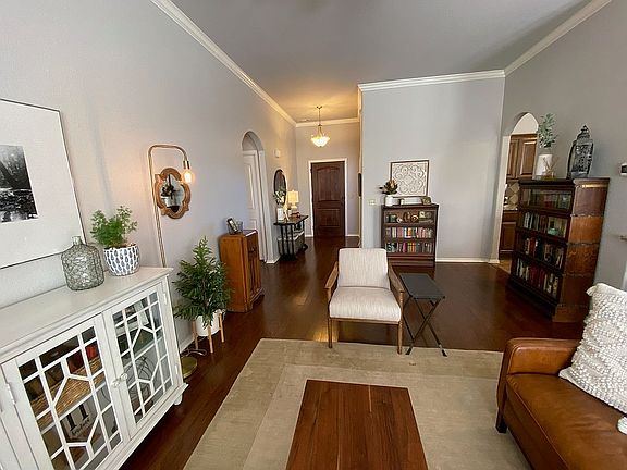 4th image of 3005 SW Waterleaf Ave
