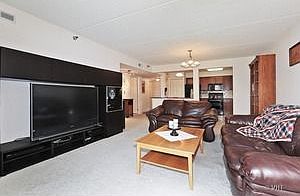 3rd image of 7051 W Touhy Ave