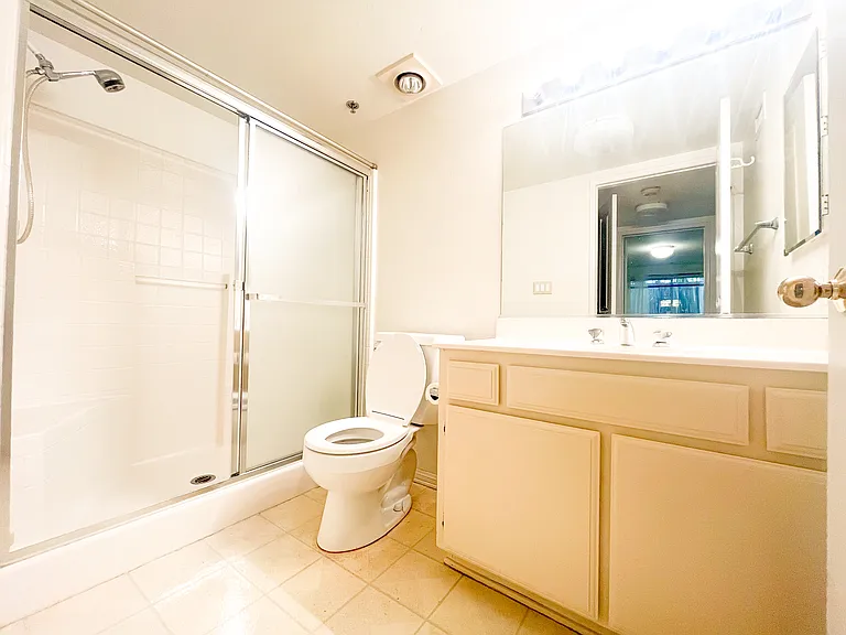 4501 Cedros Ave #117 — Photo 11