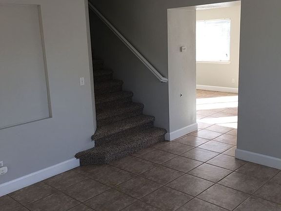 5th image of 4400 Dandelion Ct