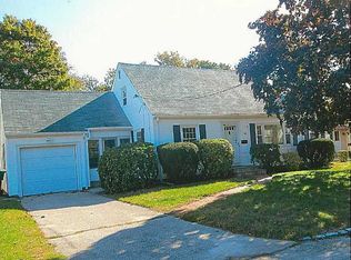 92 Kiwanee Rd, Warwick, RI 02888