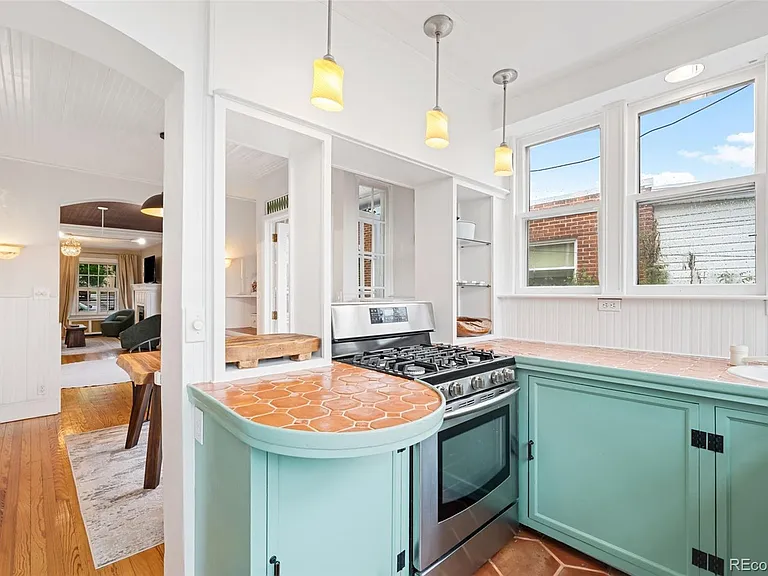 4424 W Hayward Pl — Photo 10