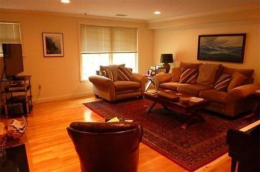 2nd image of 257 Cypress St #257