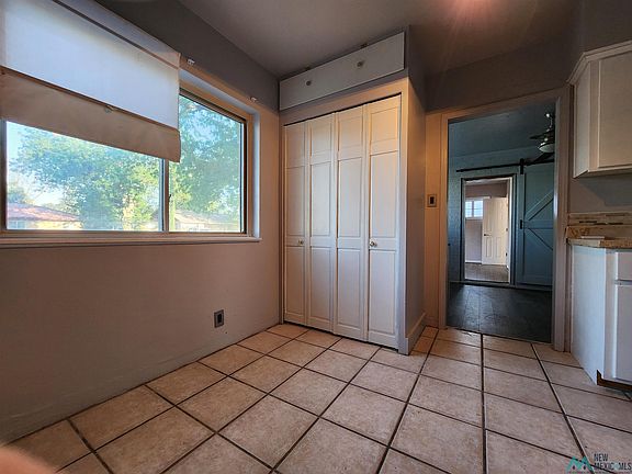 2nd image of 1511 Lincoln Dr