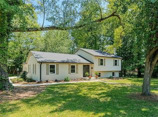 2804 Edgewood Ave, Burlington, NC 27215