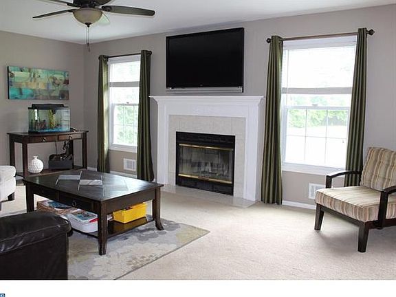 4th image of 5 Valerie Ln