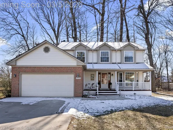 43552 Karli Ln, Canton, MI 48188