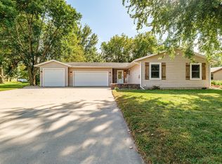 358 Kevin Dr, Spicer, MN 56288
