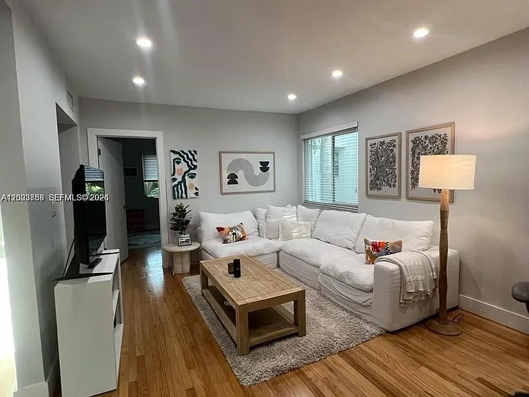 685 SW 19th Rd — Photo 12