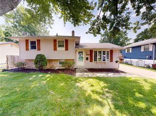 7570 Dahlia Dr, Mentor On The Lake, OH 44060
