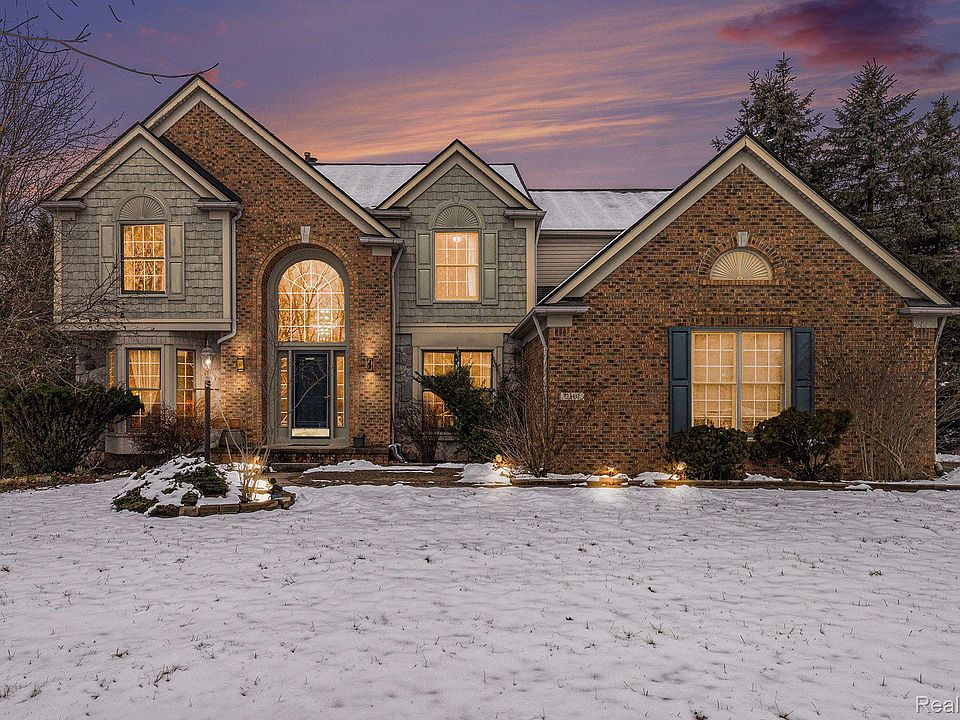 1st image of 2110 Peachtree Ct