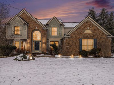 2110 Peachtree Ct, West Bloomfield, MI, 48324