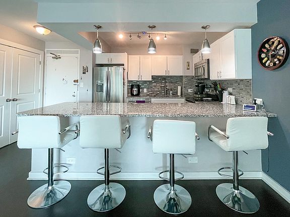 4th image of 3600 N Lake Shore Dr APT 615