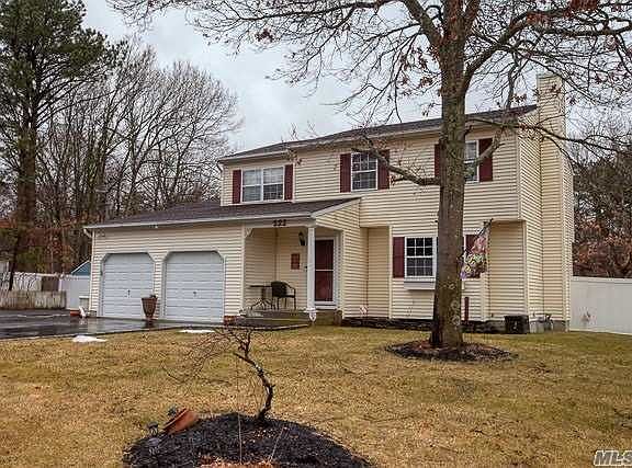 2nd image of 222 Robinson Ave