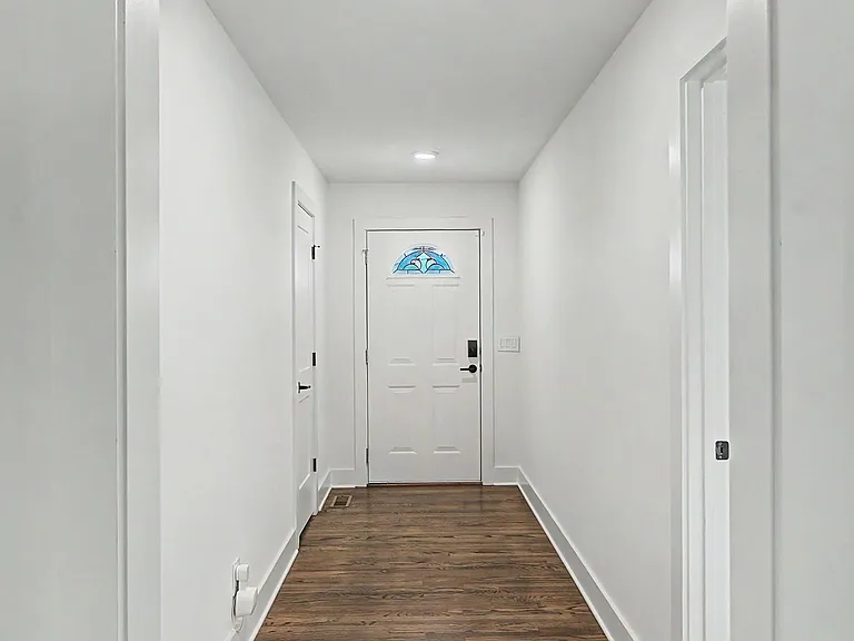 1205 Saint Marys Ln — Photo 6