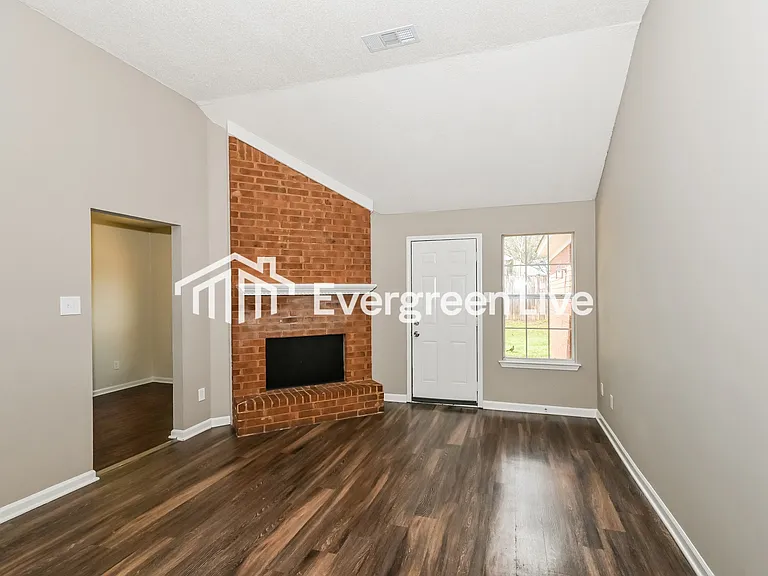 2589 Kate Bond Rd — Photo 2