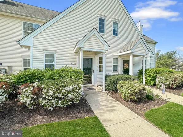 2002 B Staghorn Dr, Mount Laurel, NJ 08054