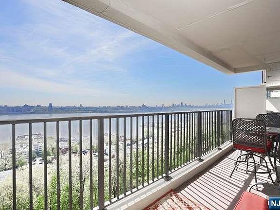 3rd image of 3 Horizon Rd APT 815
