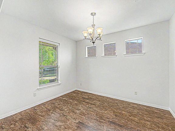 5th image of 2302 Blue Jay Ln