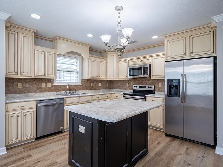 4251 Shadow Garden Dr — Photo 15