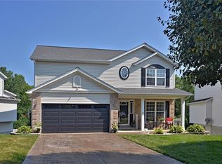 421 Winter Bluff Dr, Fenton, MO
