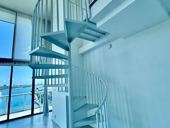 5th image of 888 Biscayne Blvd APT 906