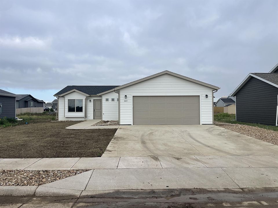1st image of 663 Eagle Ct