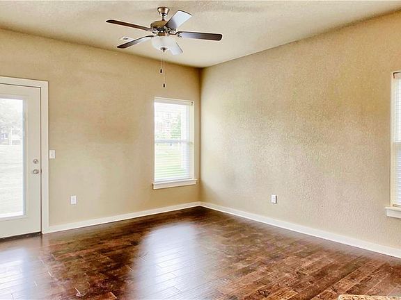 2nd image of 1666 N Izard Ln