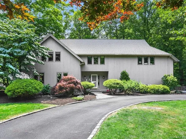 35 Downesbury Court, Ridgefield, CT 06877