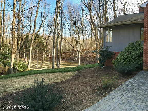 2nd image of 3803 Hillcrest Ln
