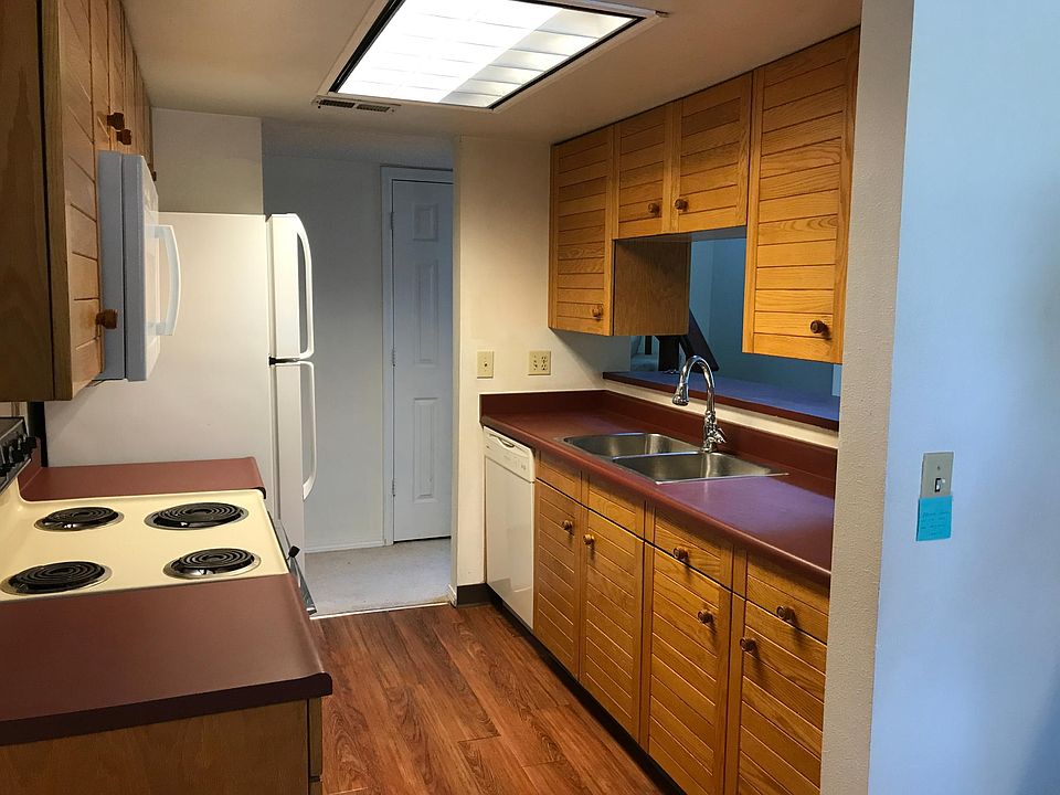 1st image of 1140 S Monaco Pkwy APT 4