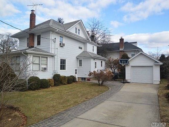 2nd image of 277 Hempstead Ave