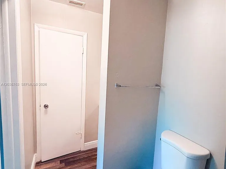 4240 Woodside Dr #4 — Photo 24