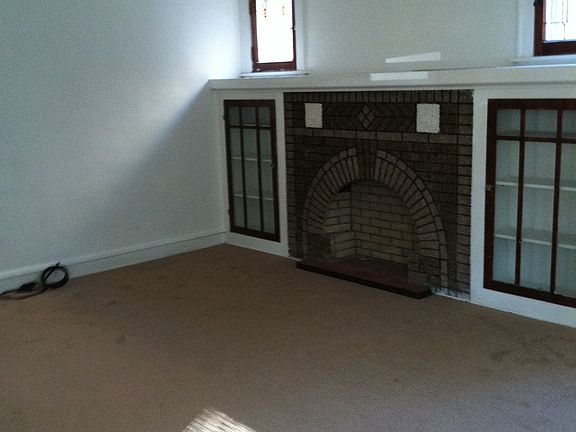 3rd image of 6722 S Artesian Ave