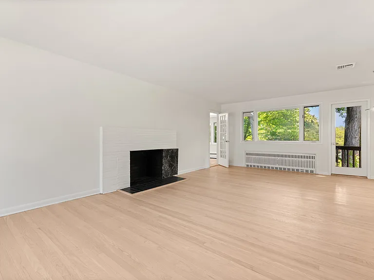 65 Bailey Rd — Photo 3