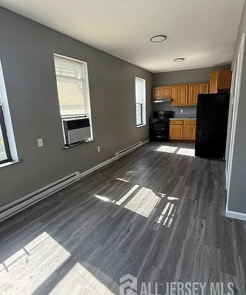 439 Barclay St — Photo 5