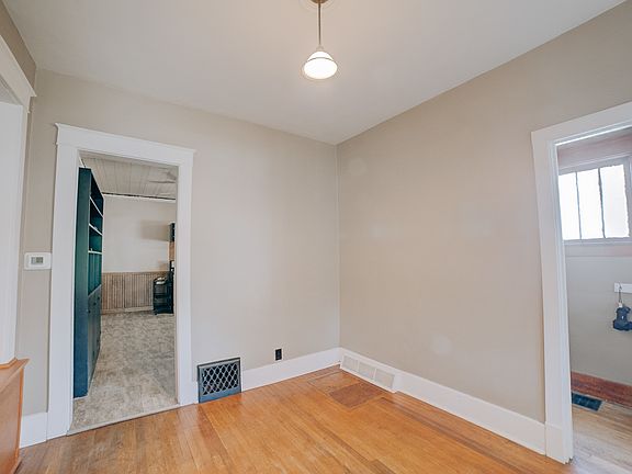 4th image of 301 N 3rd St