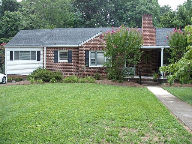 1st image of 2206 Woodland Dr